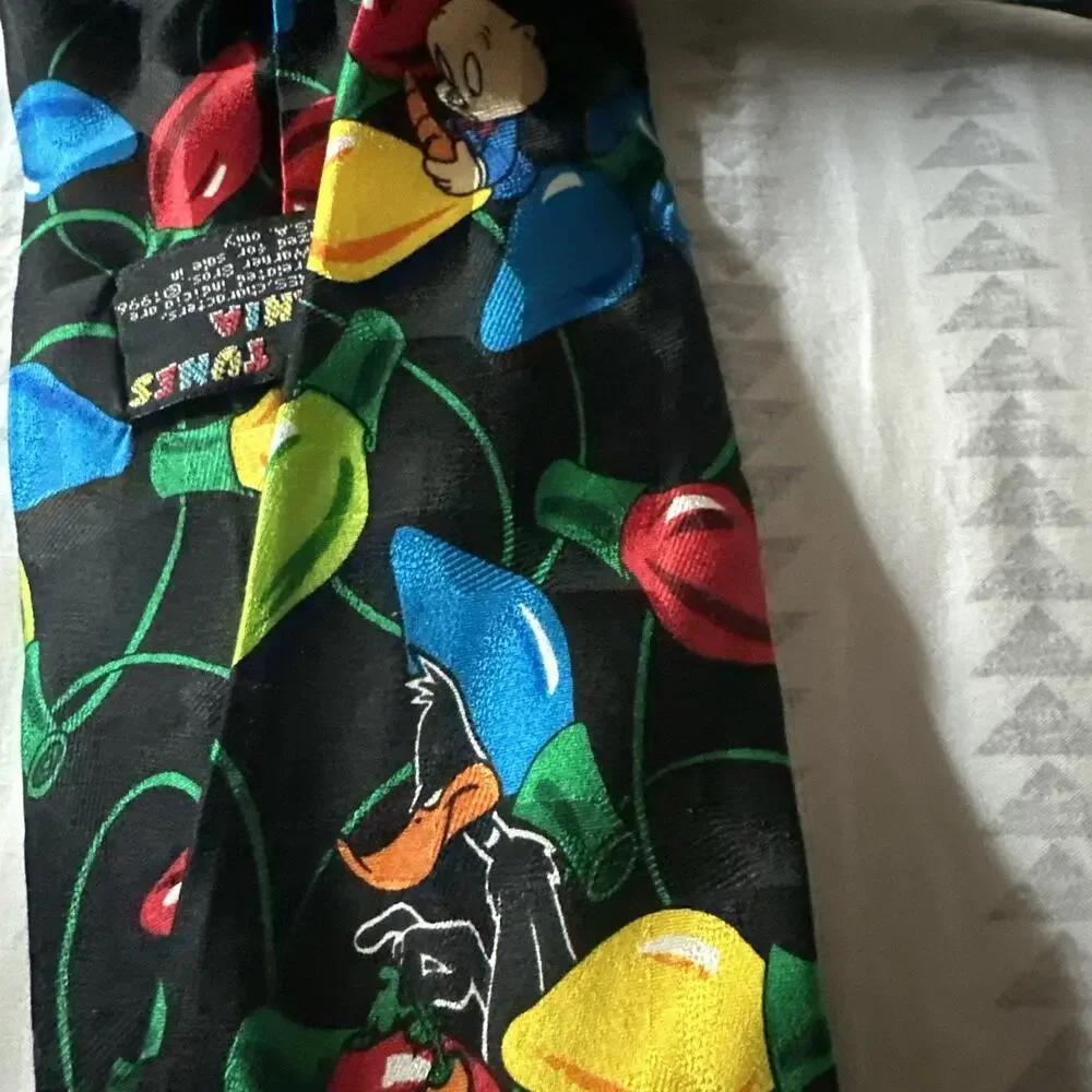 Looney Tunes Mania Tie With Christmas Lights Bugs Bunny Daffy Duck‎ Taz